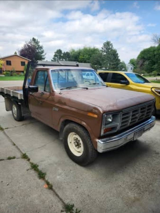 Ford-F-250-1985-Brown
