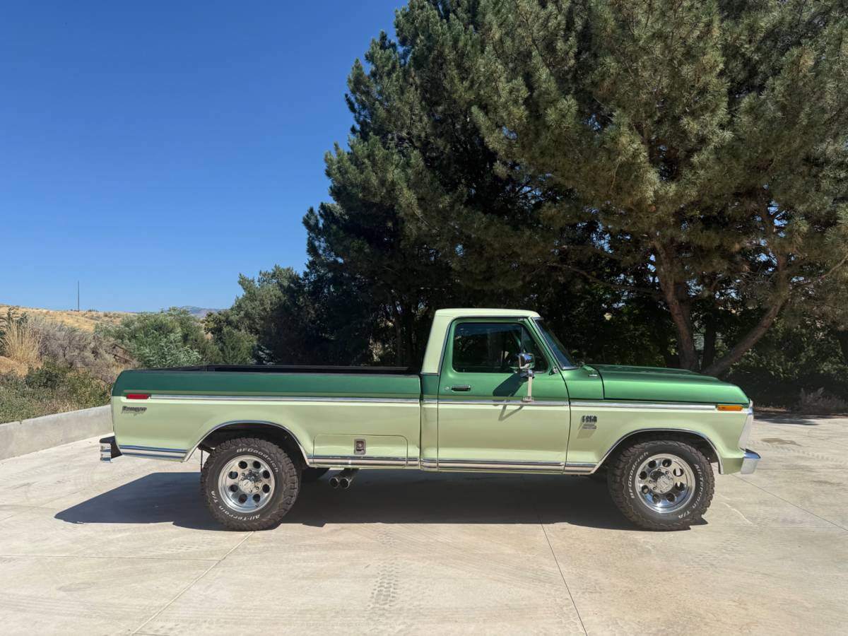 Ford-F-250-camper-special-1973-custom