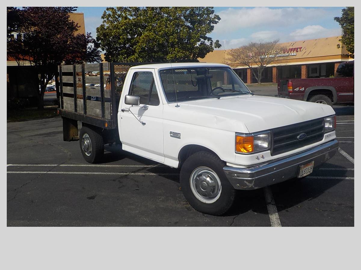 Ford-F-250-stake-bed-1988-white