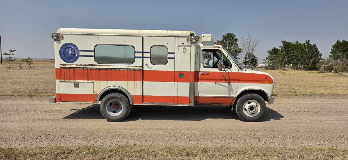 Ford-F-350-1978-white