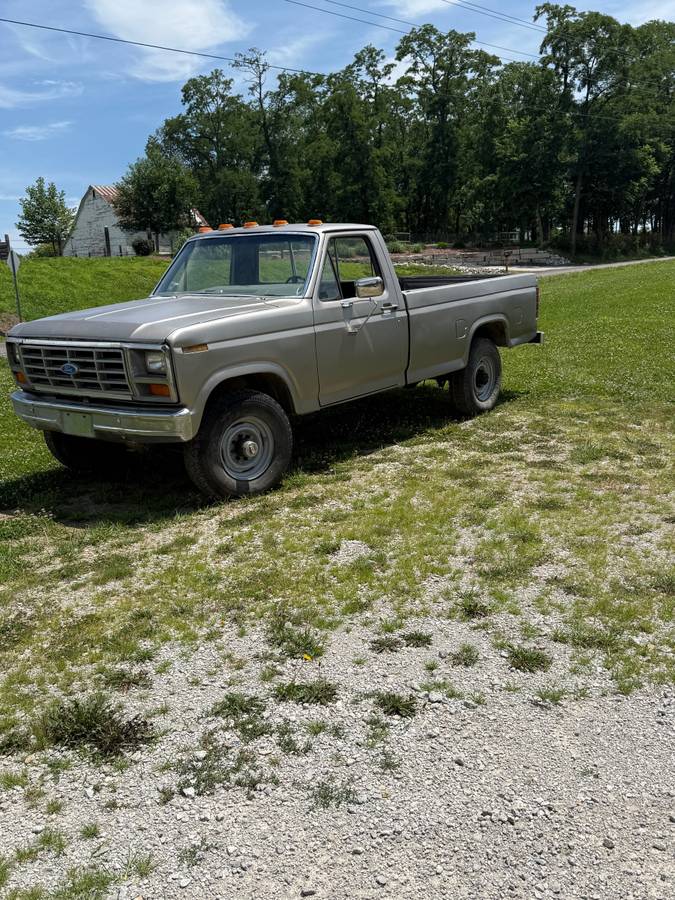 Ford-F-350-1983-grey