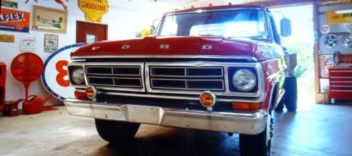 Ford-F-350-super-duty-1972-Red