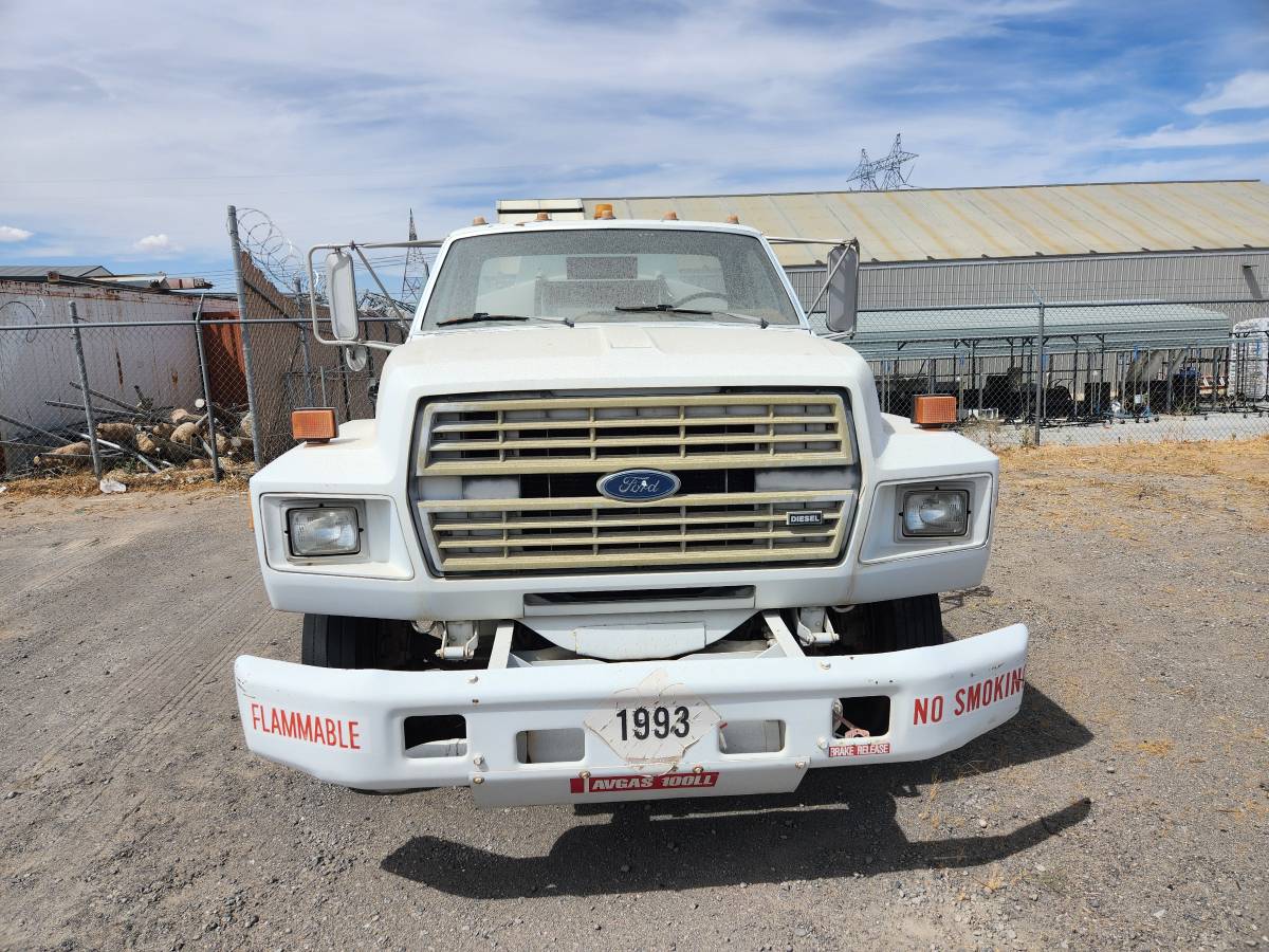 Ford-F-600-low-profile-wdiesel-option-1991-white
