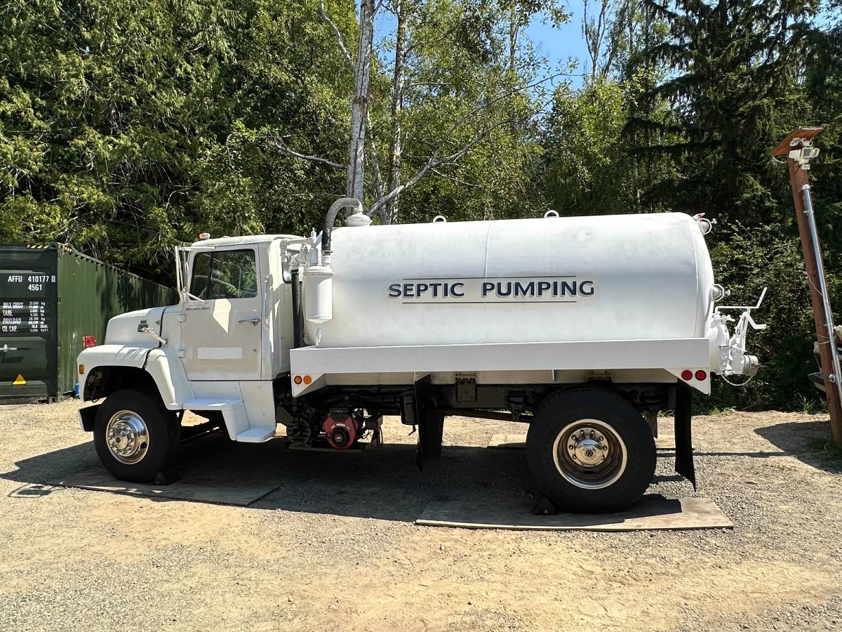 Ford-F-800-1979-white