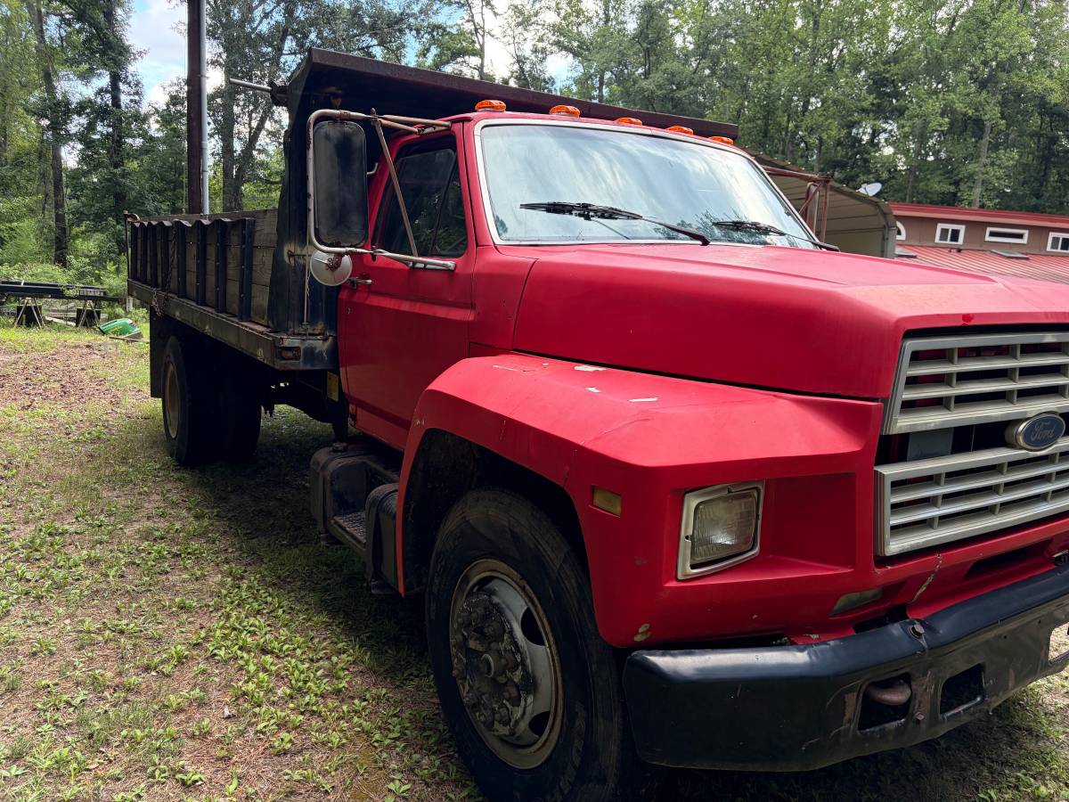 Ford-F-800-1985-red