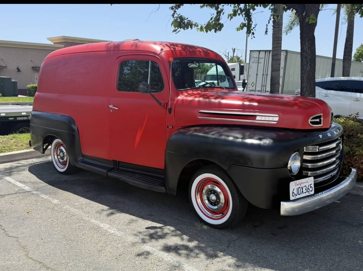 Ford-F1-panel-truck-1948