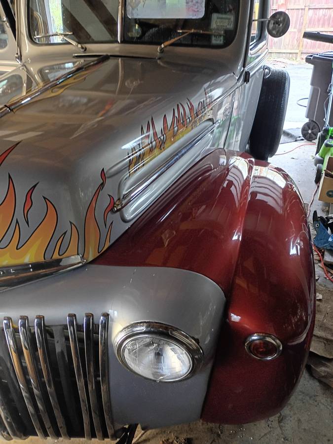 Ford-F100-1946-silver