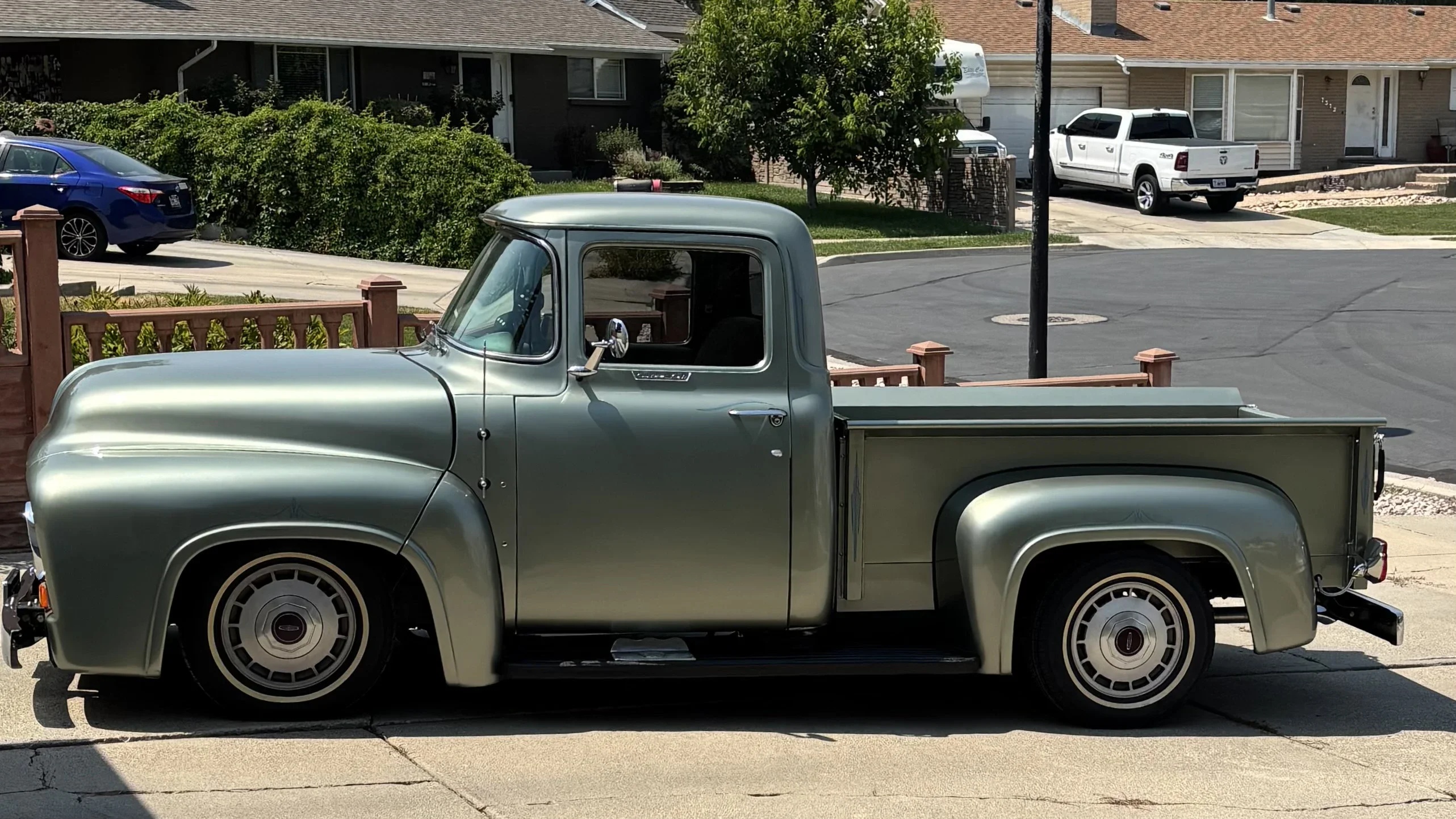 Ford-F100-2wd-regular-cab-1956-Green-Beige
