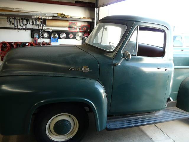 Ford-F100-pickup-1955