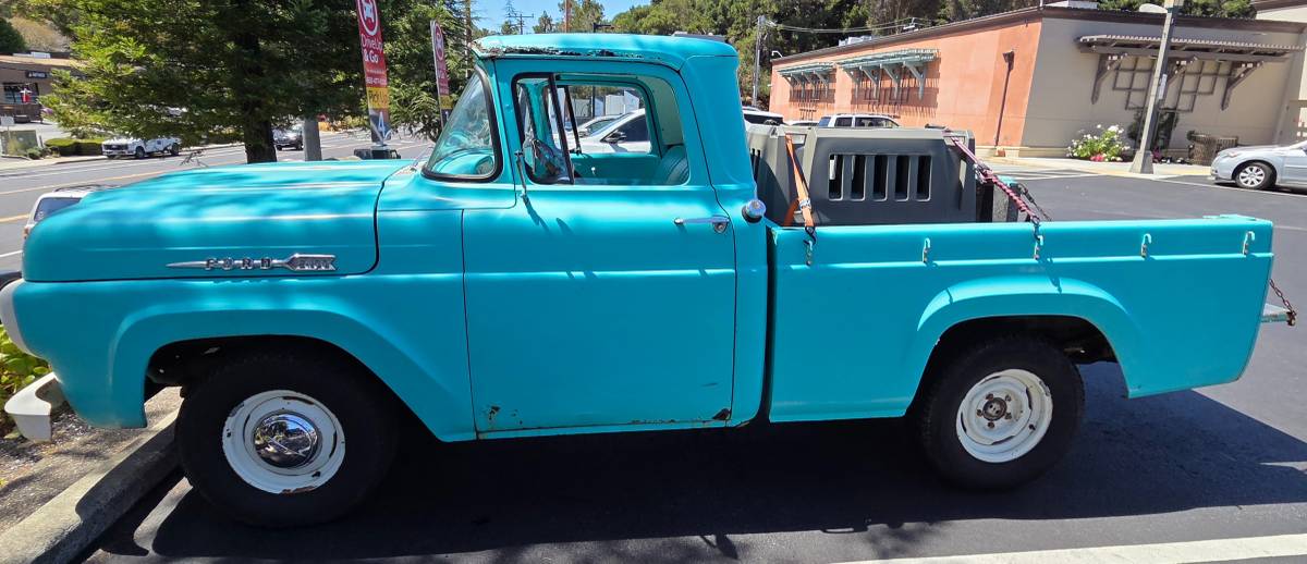 Ford-F100-pickup-1960-Blue