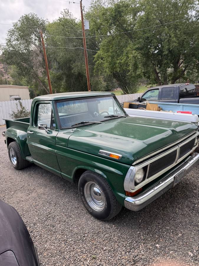 Ford-F100-pickup-1970-green