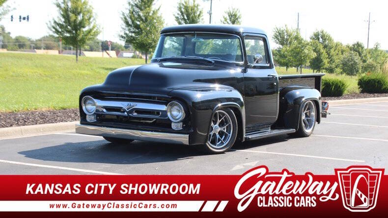 Ford-F100-resto-mod-1956-Black-Grey