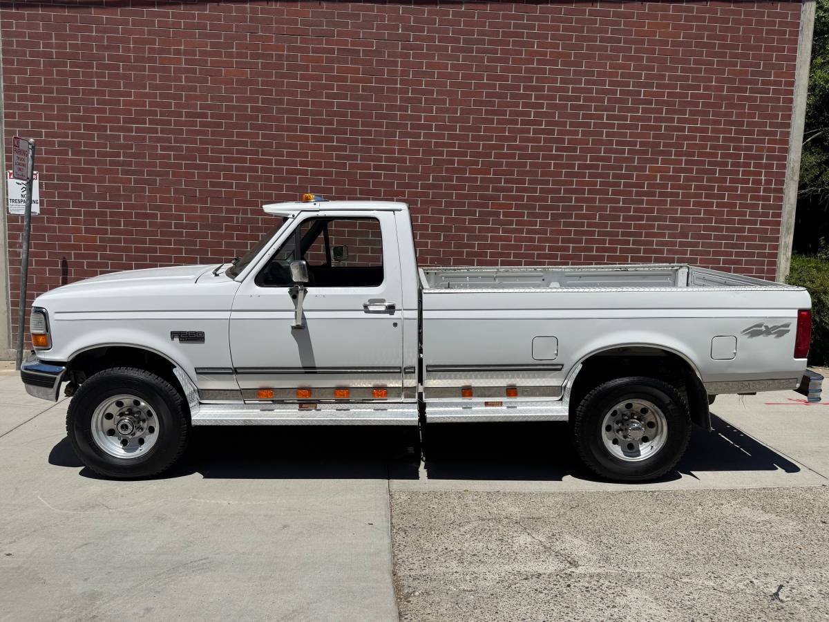 Ford-F250-1996-white