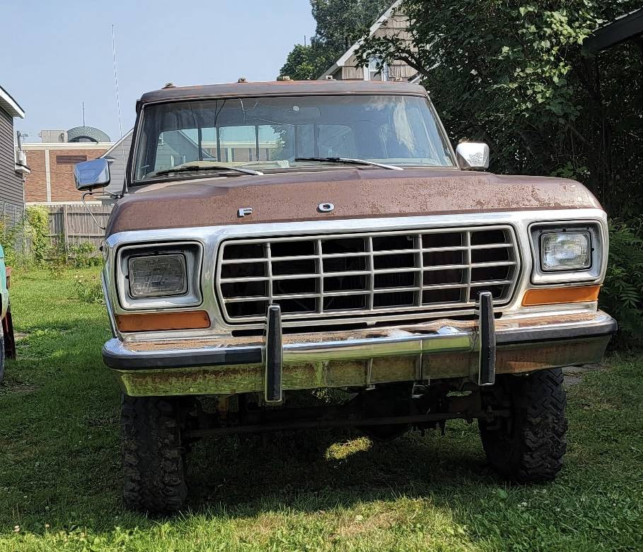 Ford-F250-4x4-1978-brown