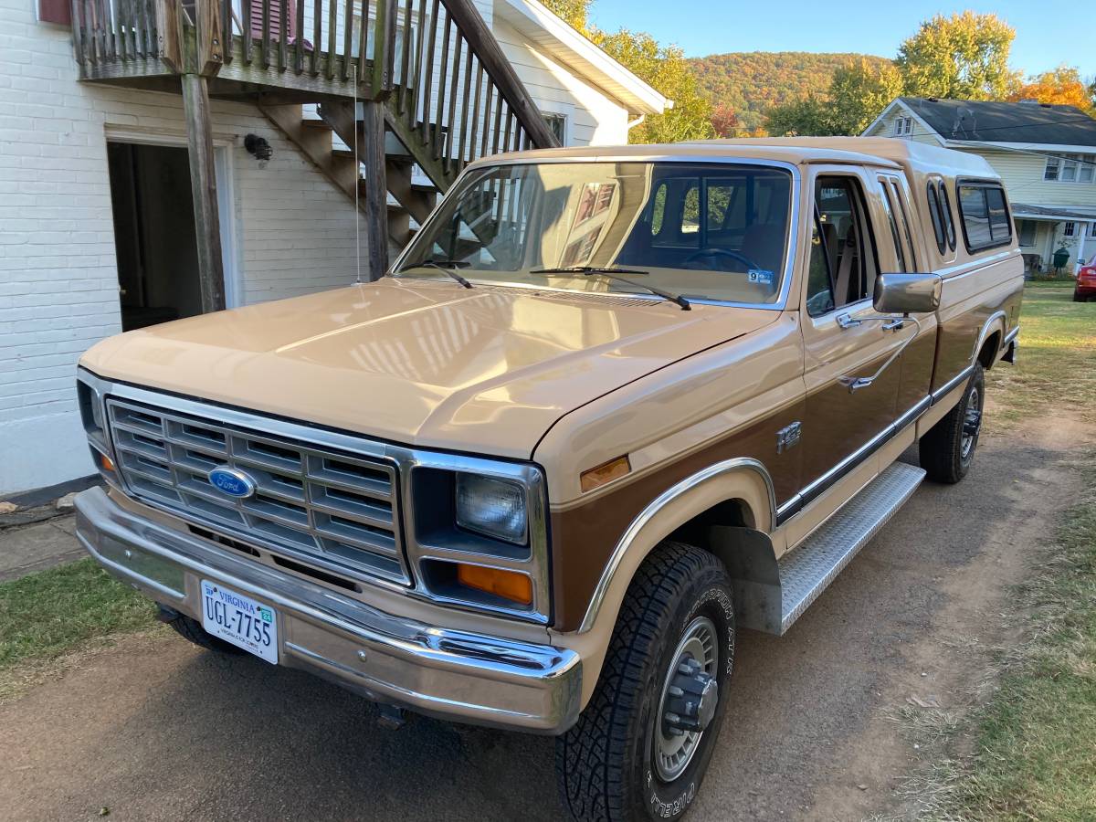 Ford-F250-super-duty-4x4-1985-brown