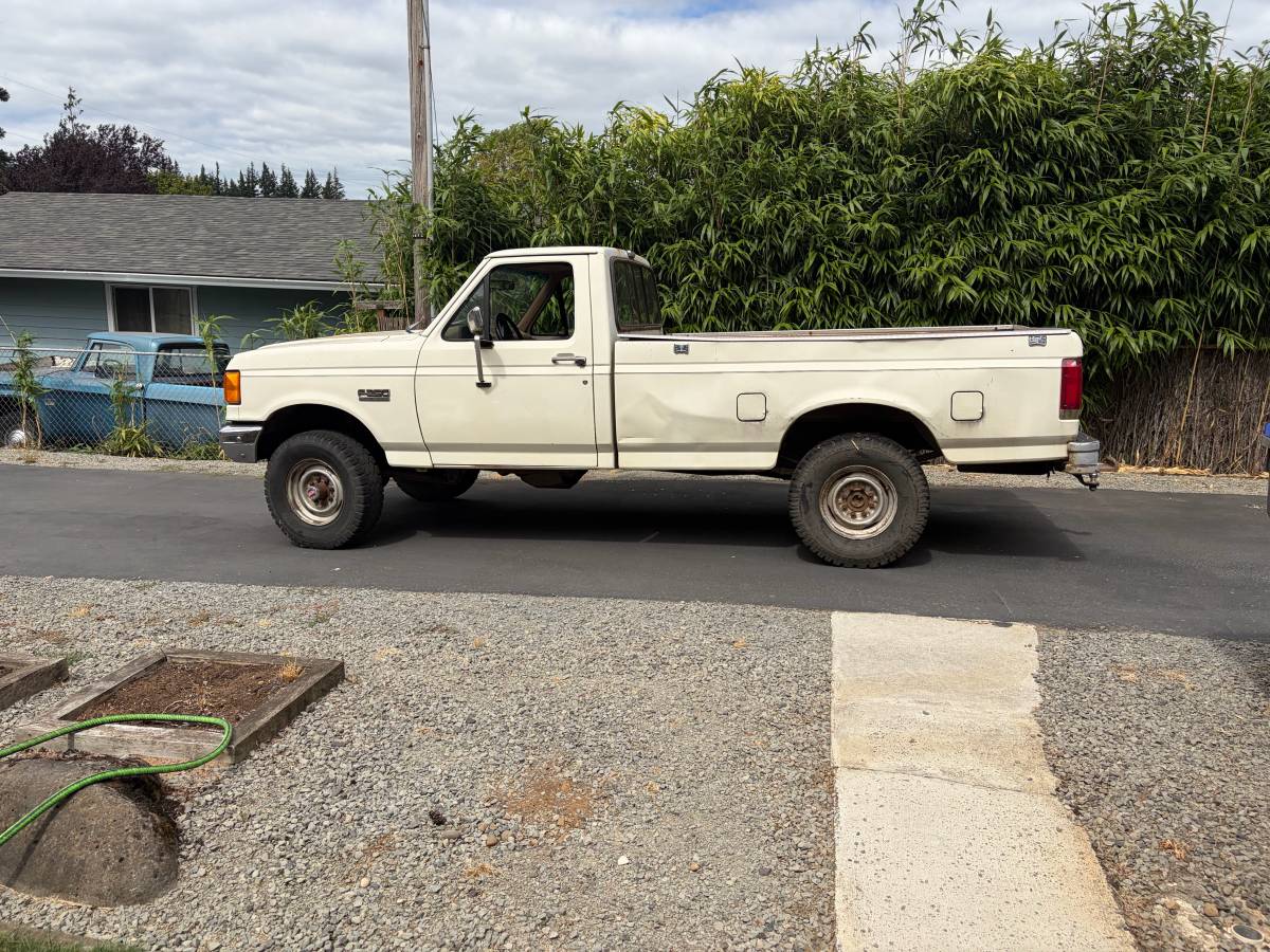 Ford-F250-super-duty-4x4-1990-Yellow