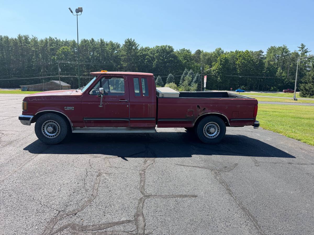 Ford-F250-super-duty-lariat-1991-red