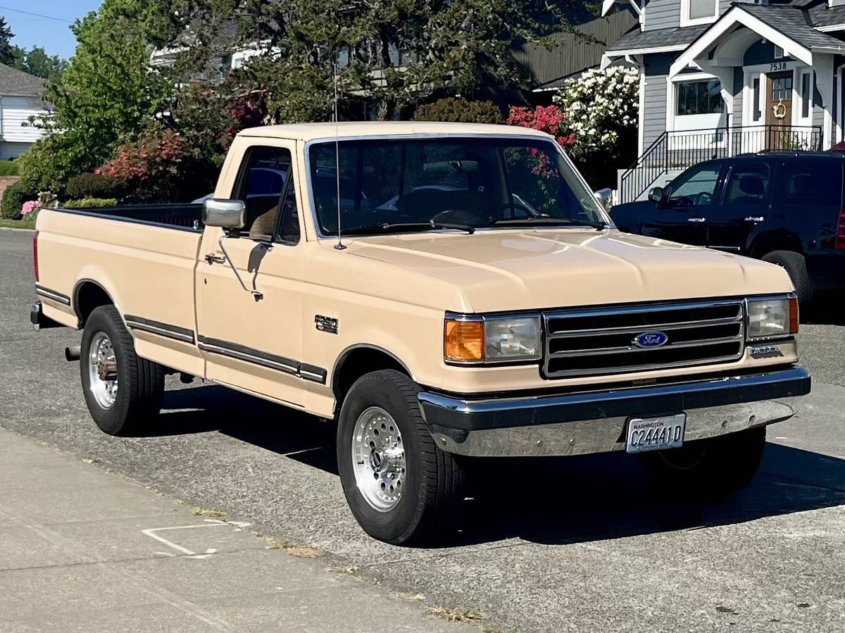 Ford-F250-xlt-1991-brown