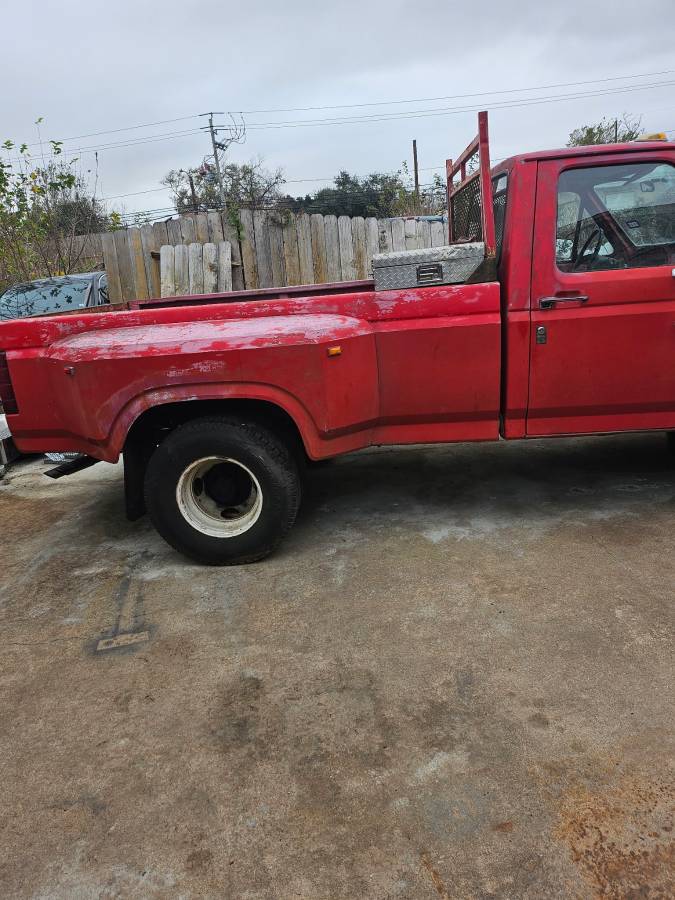 Ford-F350-super-duty-1986-red