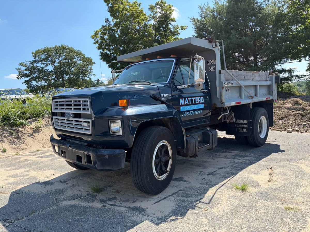 Ford-F600-1991-blue