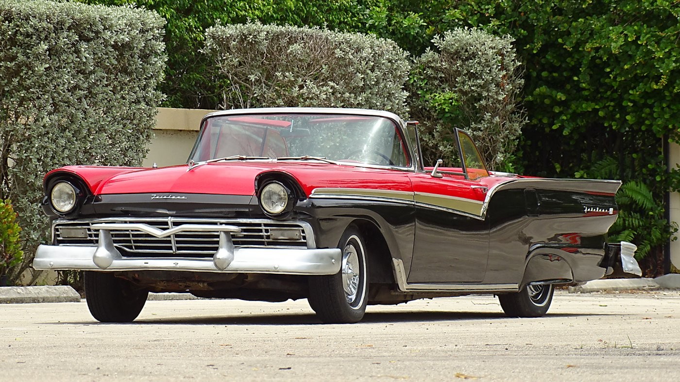 Ford FAIRLANE 500 1957