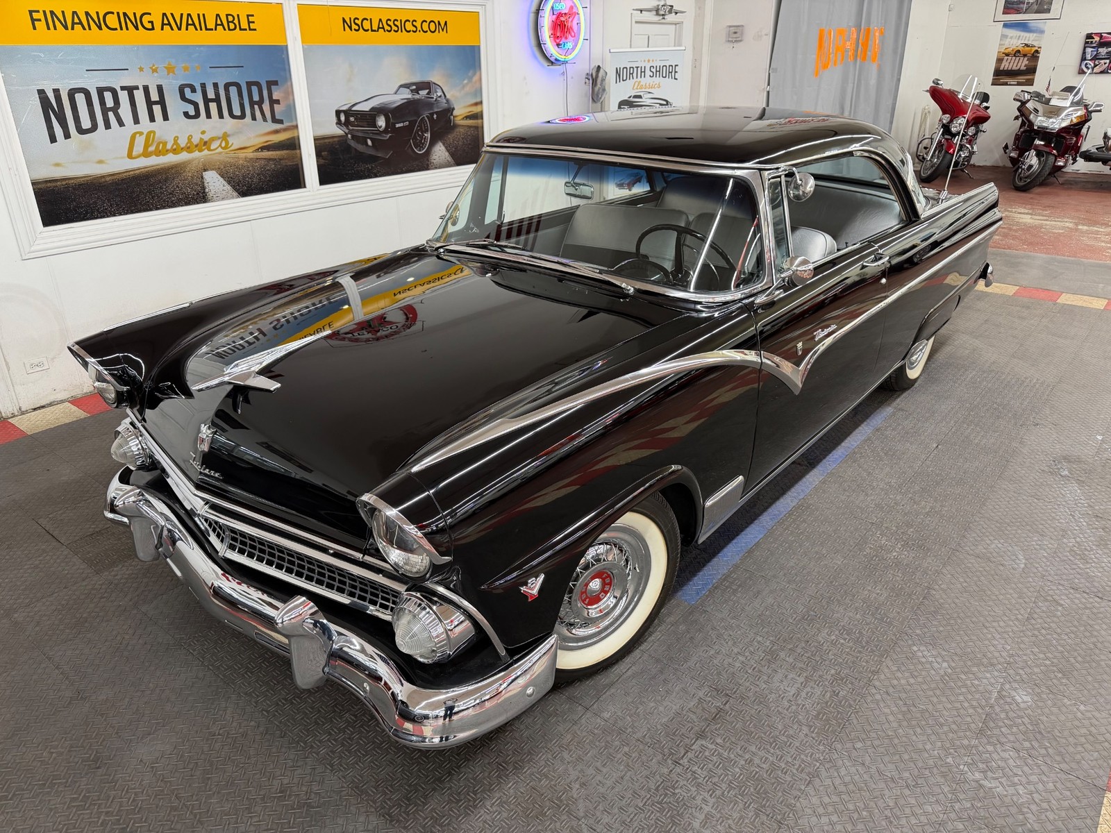 Ford Fairlane 1955