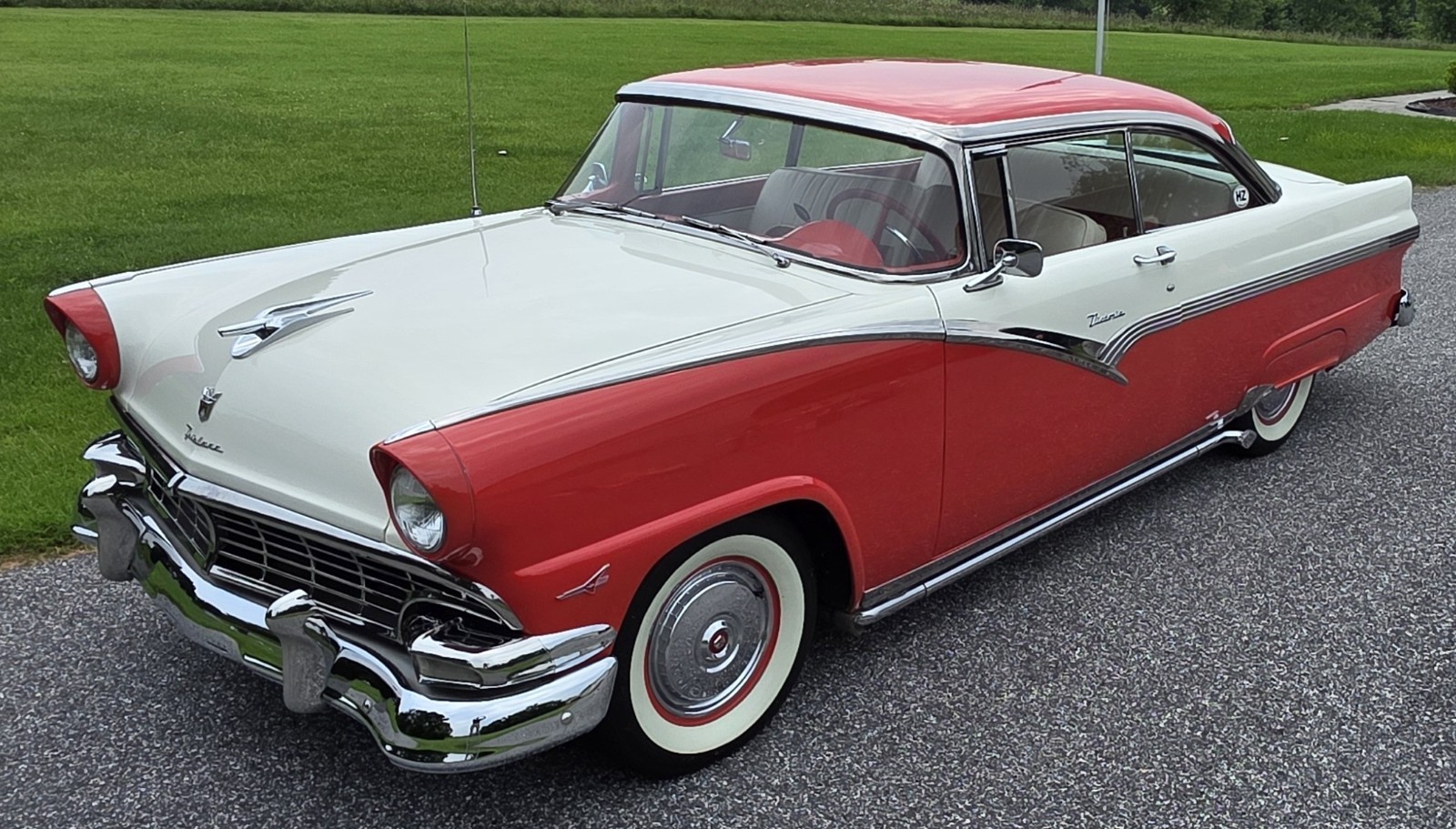 Ford Fairlane 1956