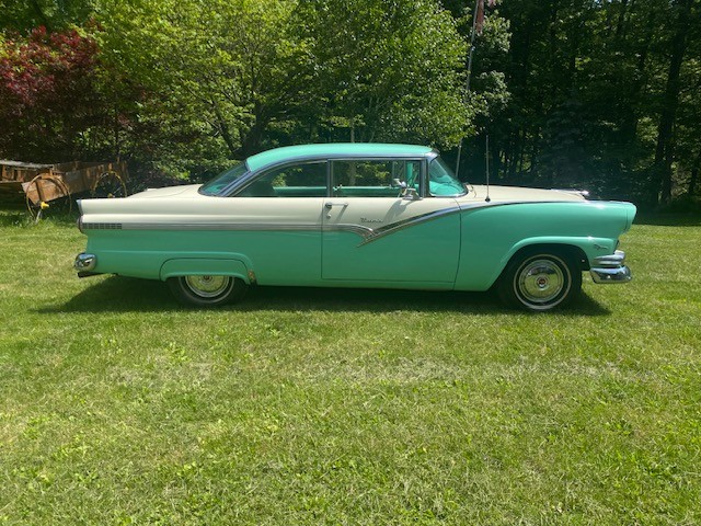 Ford Fairlane 1956