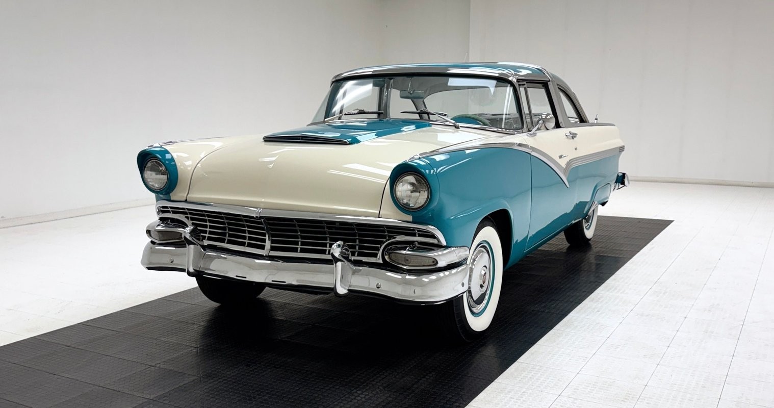 Ford Fairlane 1956
