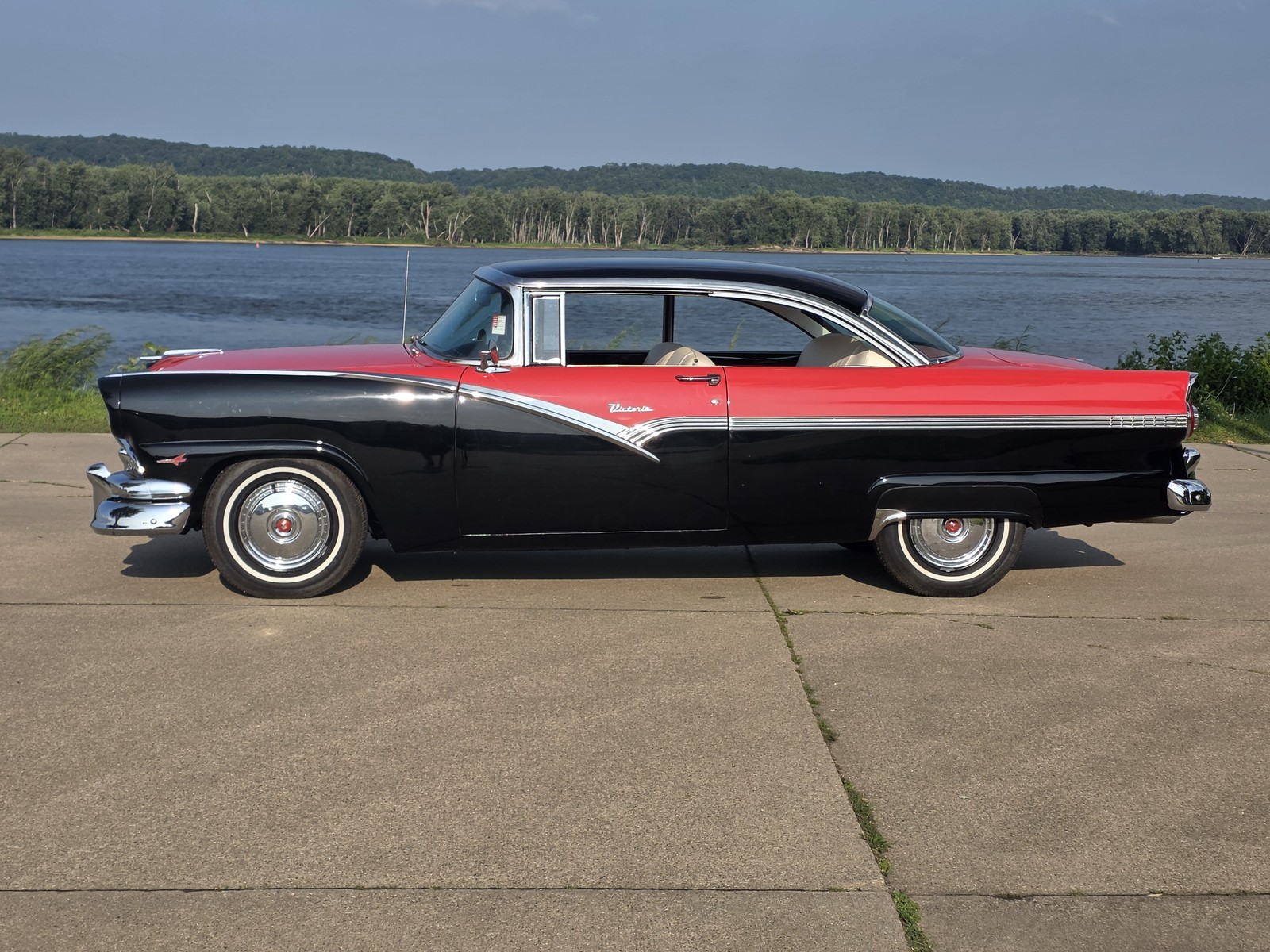 Ford Fairlane 1956