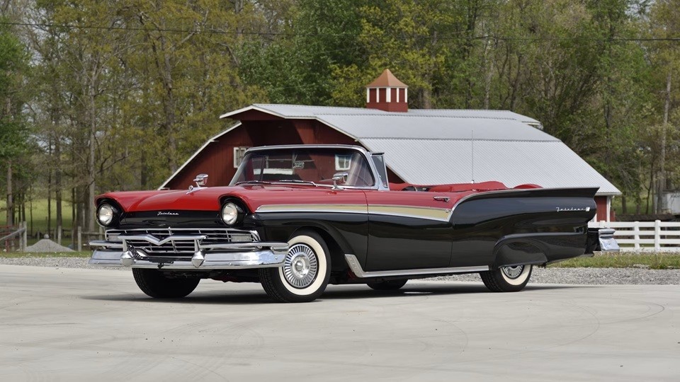 Ford Fairlane 1957