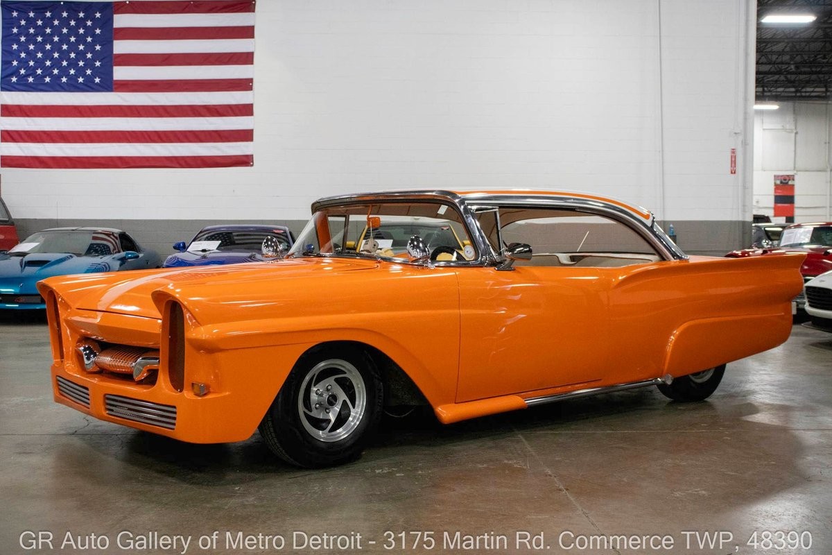 Ford Fairlane 1957