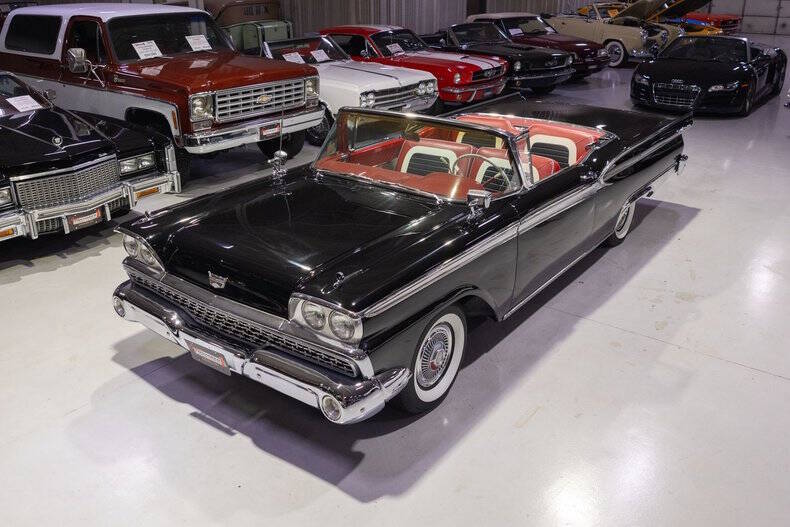 Ford-Fairlane-1959-Raven-Black-Red-White-amp-Black
