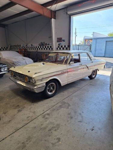 Ford-Fairlane-1964-White