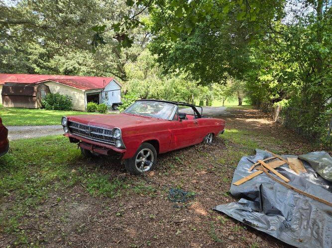 Ford-Fairlane-1967-Red