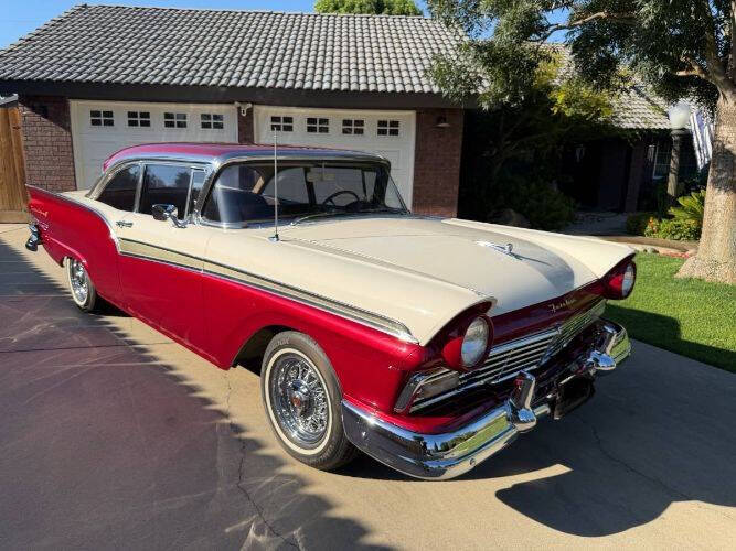 Ford-Fairlane-500-1957-Red