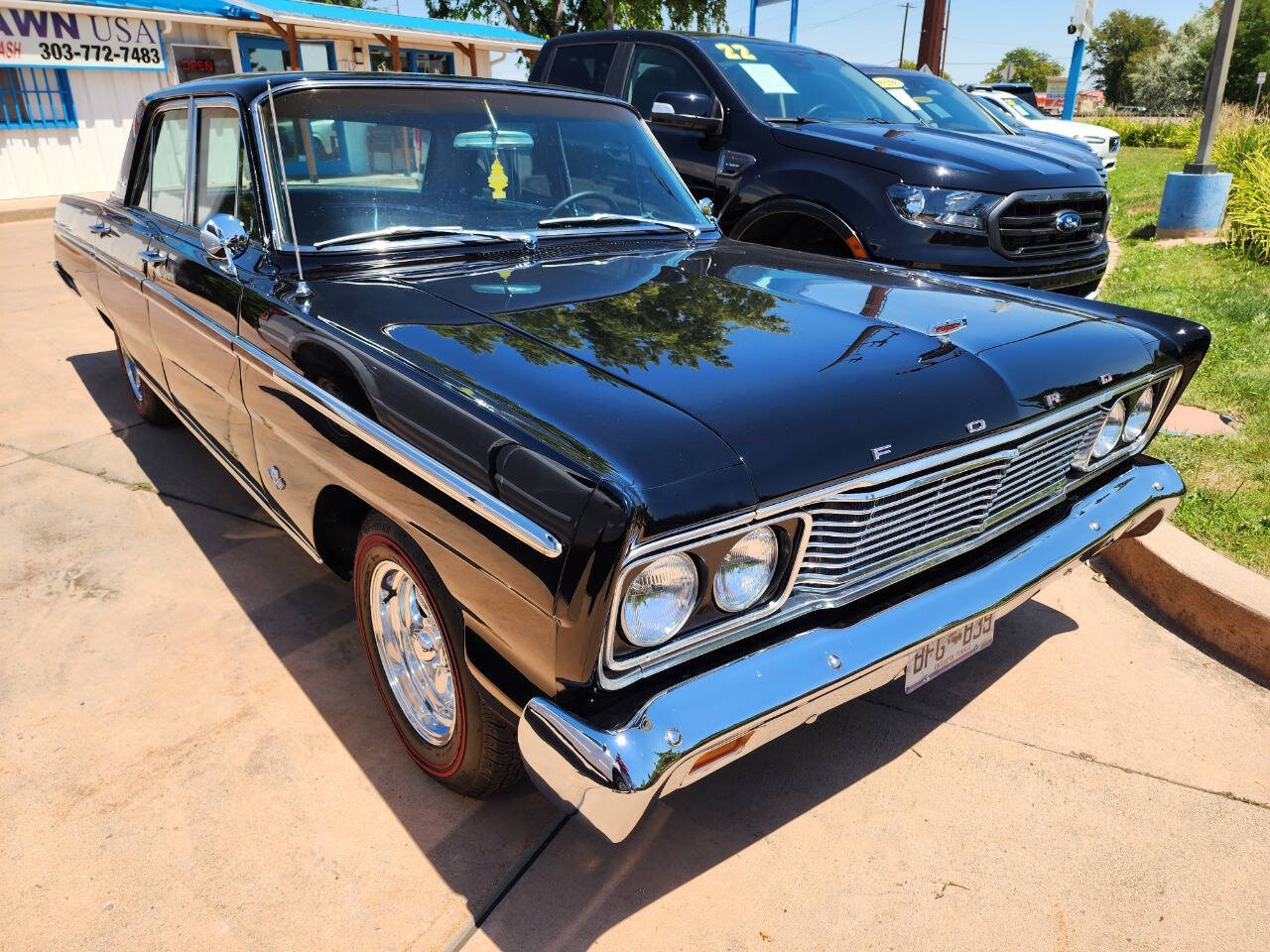 Ford-Fairlane-500-1965-Black-Red