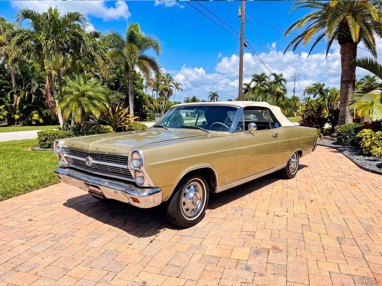 Ford-Fairlane-500-1966-Gold