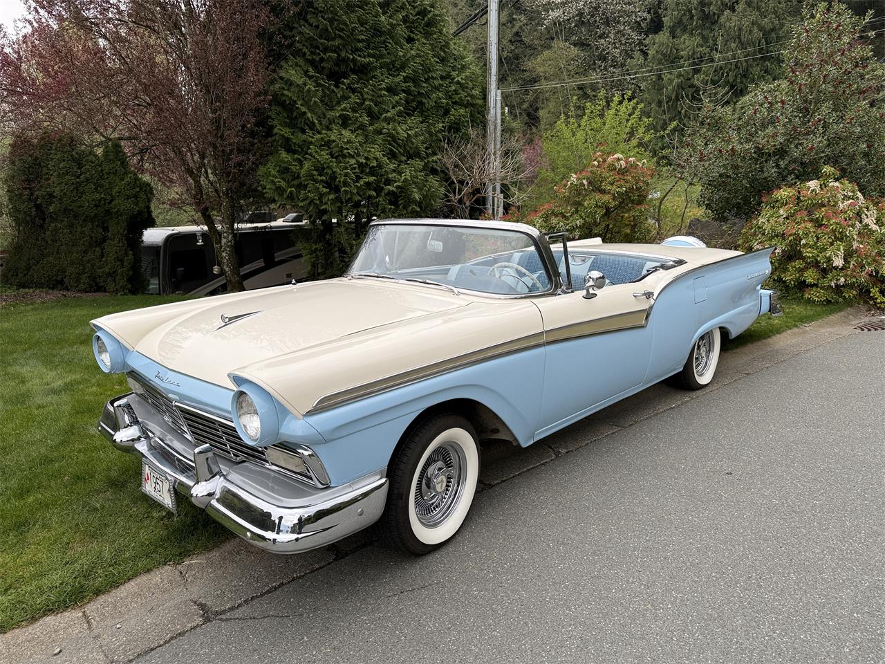 Ford-Fairlane-500-skyliner-1957-Starmist-Blue-Blue
