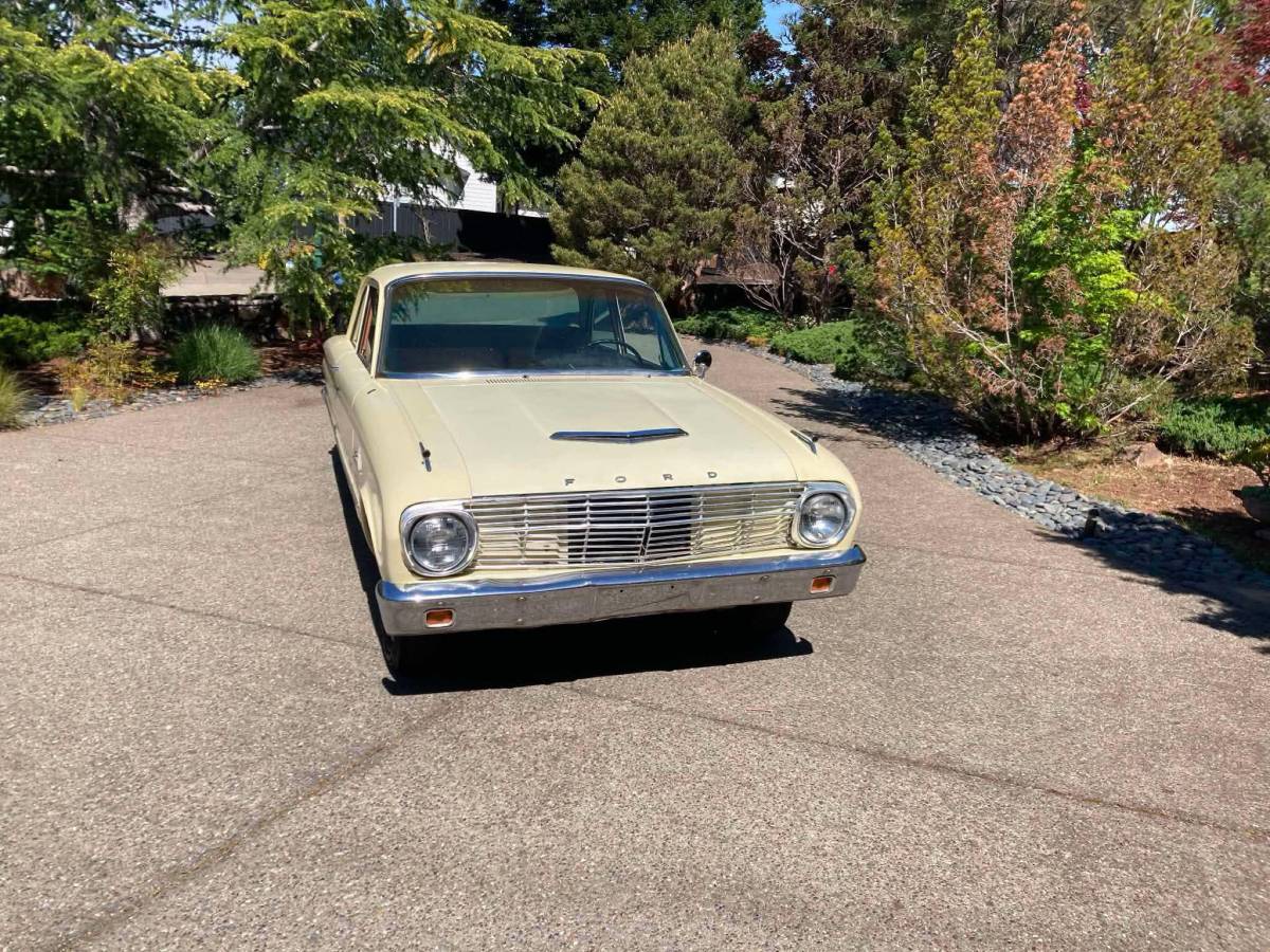 Ford-Falcon-1962-white