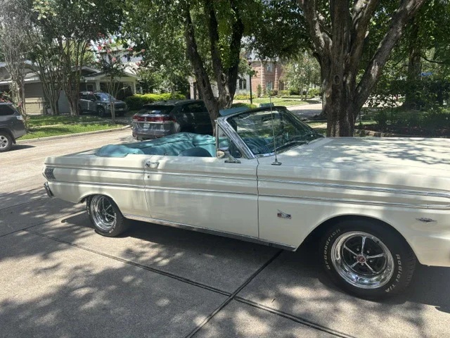 Ford-Falcon-1964-Off-White-Turquoise