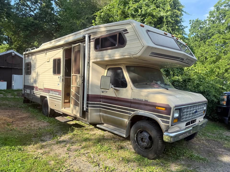 Ford-Fleetwood-jamboree-e350-1987