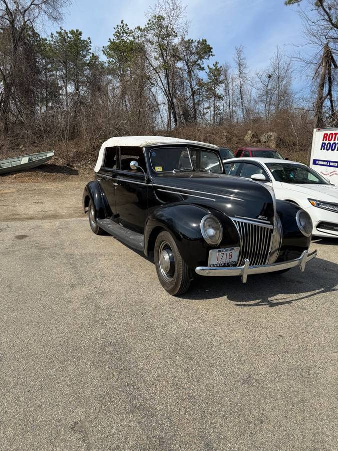 Ford-Four-door-convertible-1939-black