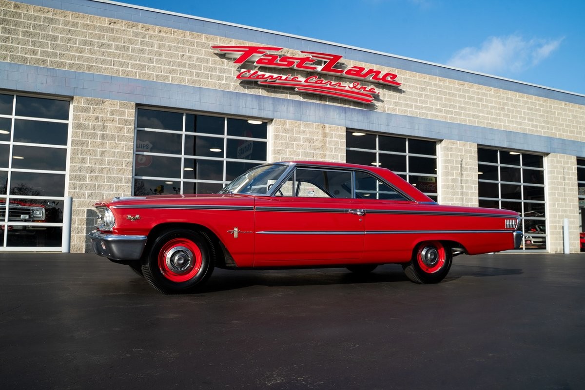 Ford-Galaxie-1963-Fastback-Black