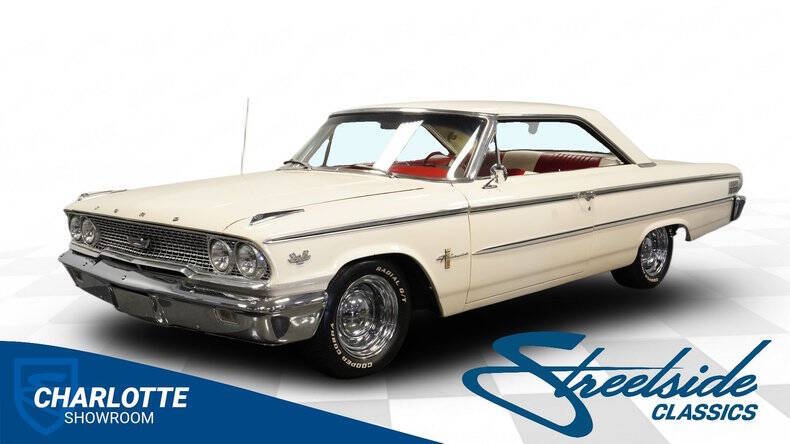 Ford-Galaxie-1963-White-Red