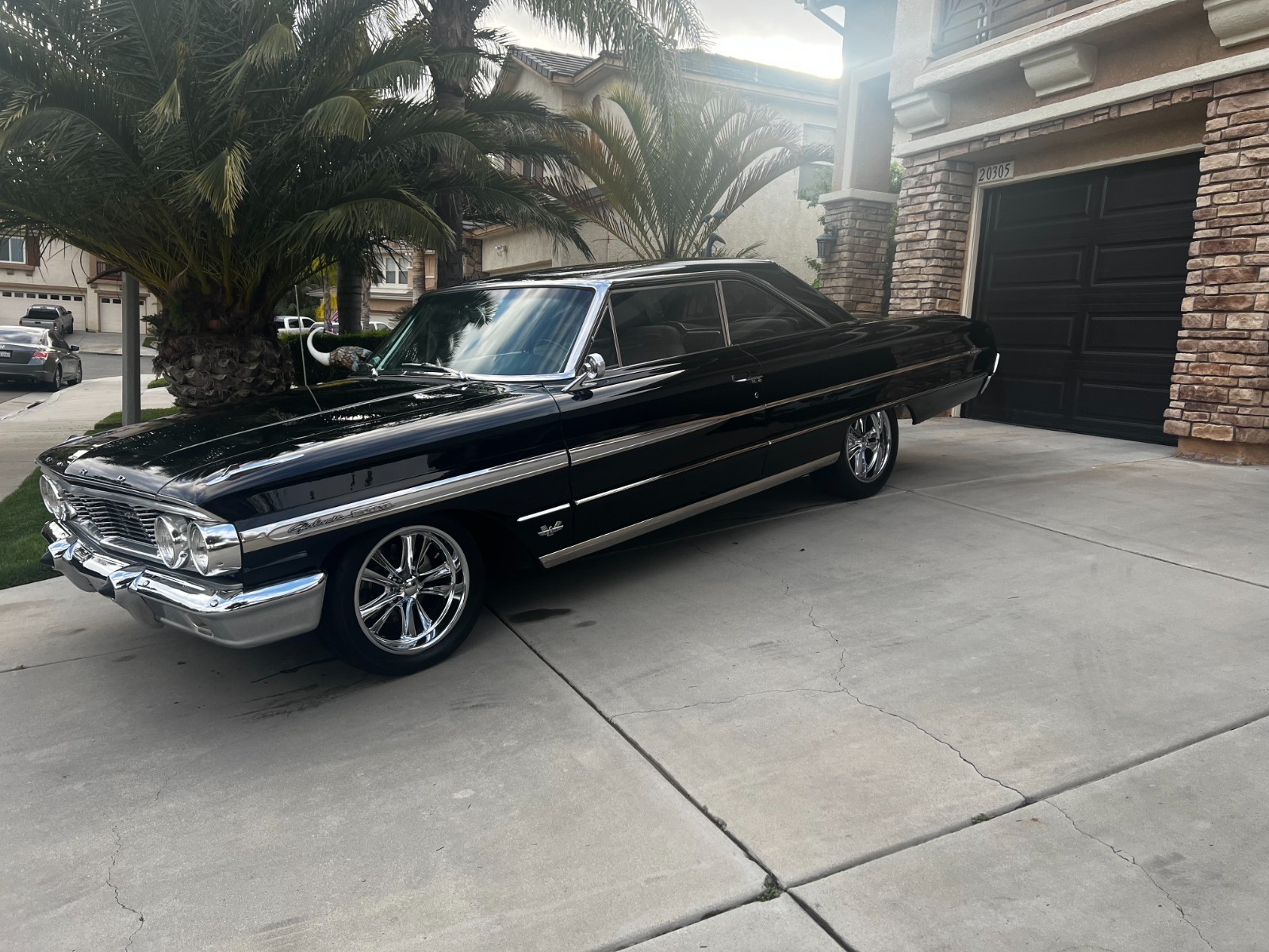 Ford-Galaxie-1964-Fastback-White