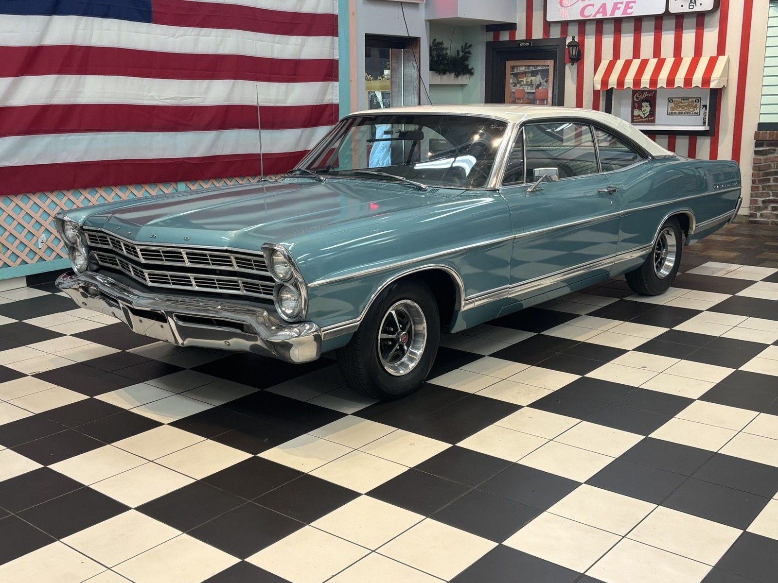 Ford-Galaxie-1967-Blue
