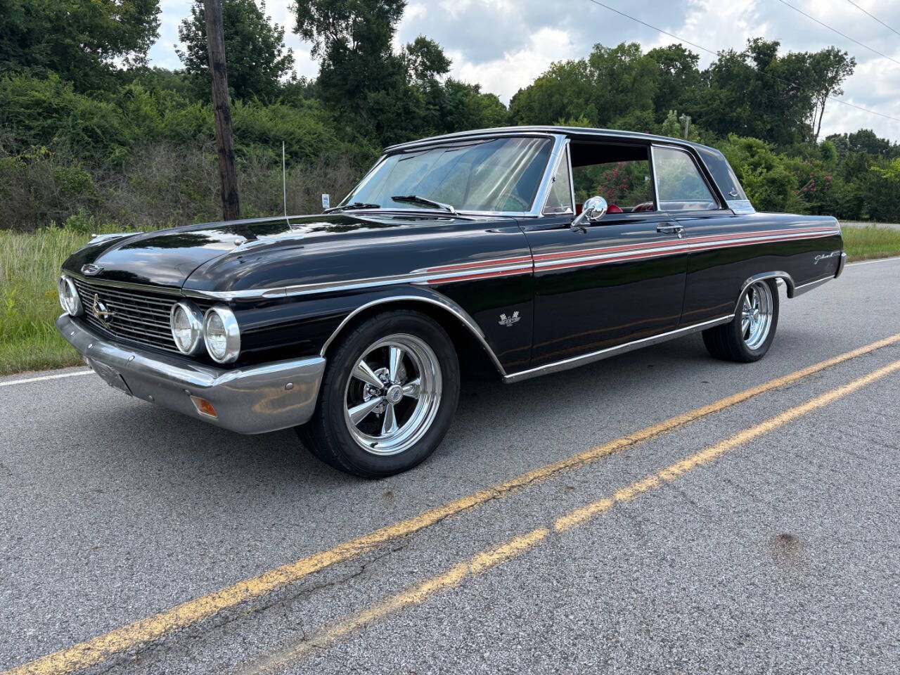 Ford-Galaxie-500-1962-Black-Red