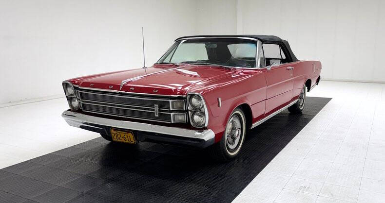 Ford-Galaxie-500-1966-Rangoon-Red-Black