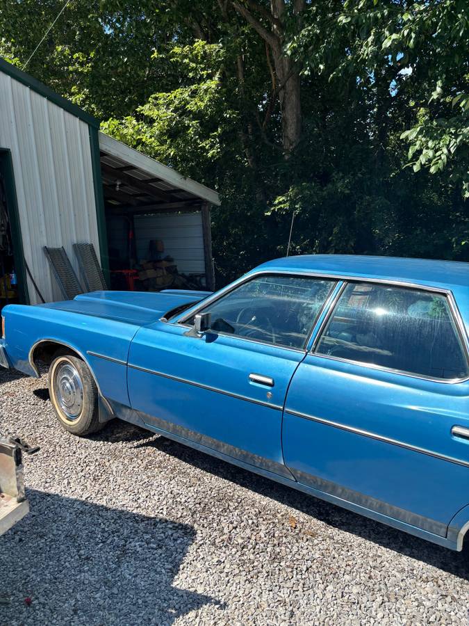 Ford-Galaxie-500-1973-blue
